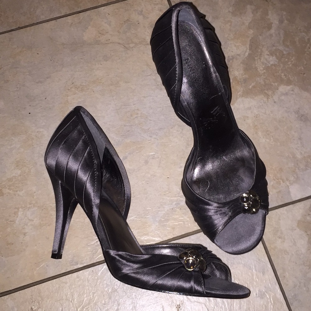 👠Gray satin high heels with bling